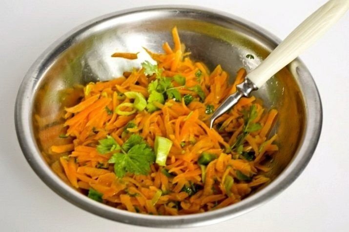 Салат из свежей моркови с изюмом