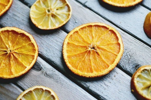 Засушенные дольки апельсина в декоре